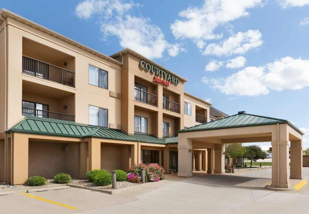Courtyard By Marriott Bloomington Normal Otel Dış mekan fotoğraf
