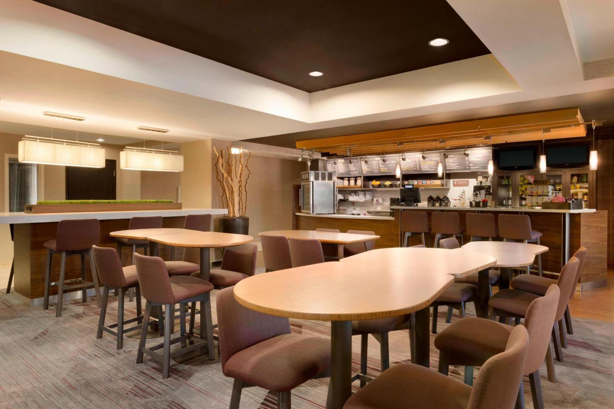 Courtyard By Marriott Bloomington Normal Otel Dış mekan fotoğraf