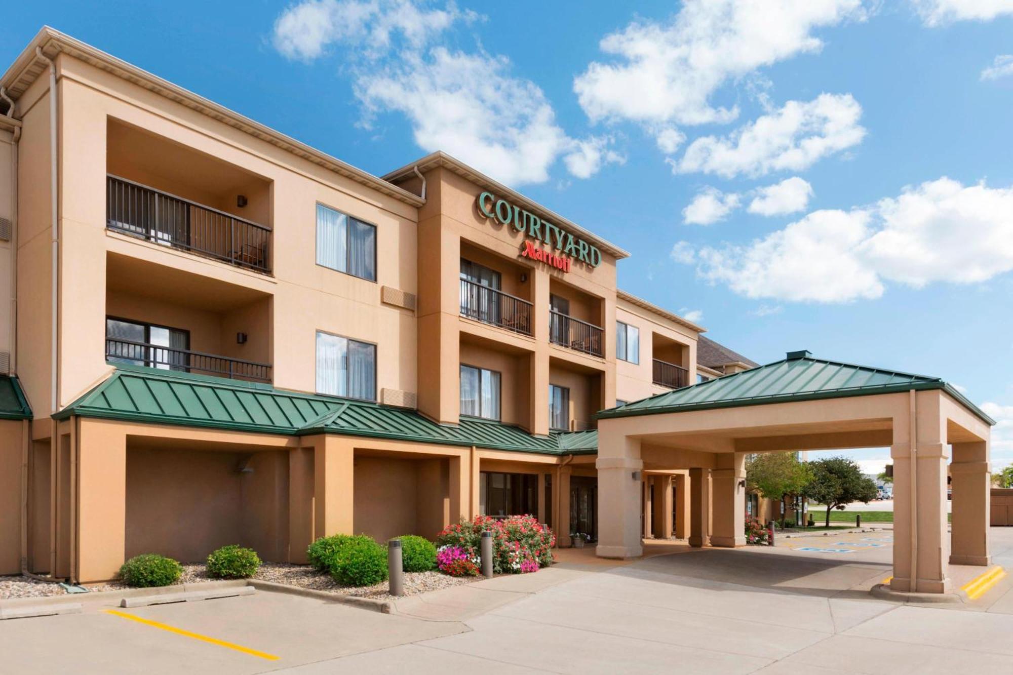 Courtyard By Marriott Bloomington Normal Otel Dış mekan fotoğraf