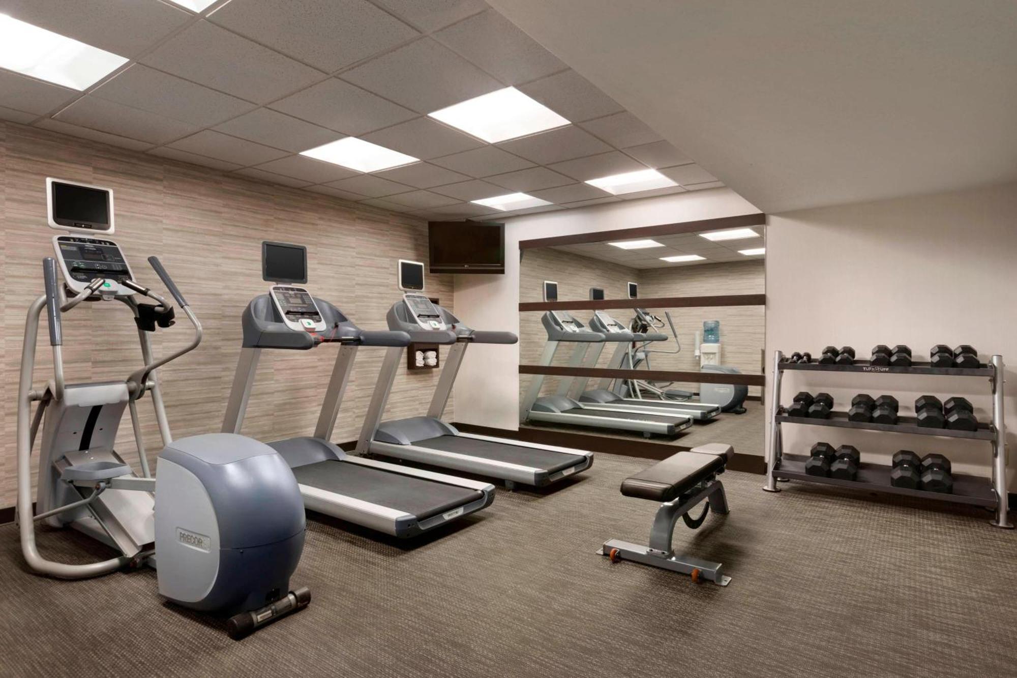 Courtyard By Marriott Bloomington Normal Otel Dış mekan fotoğraf