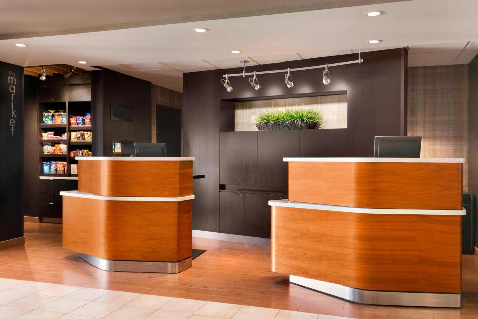 Courtyard By Marriott Bloomington Normal Otel Dış mekan fotoğraf