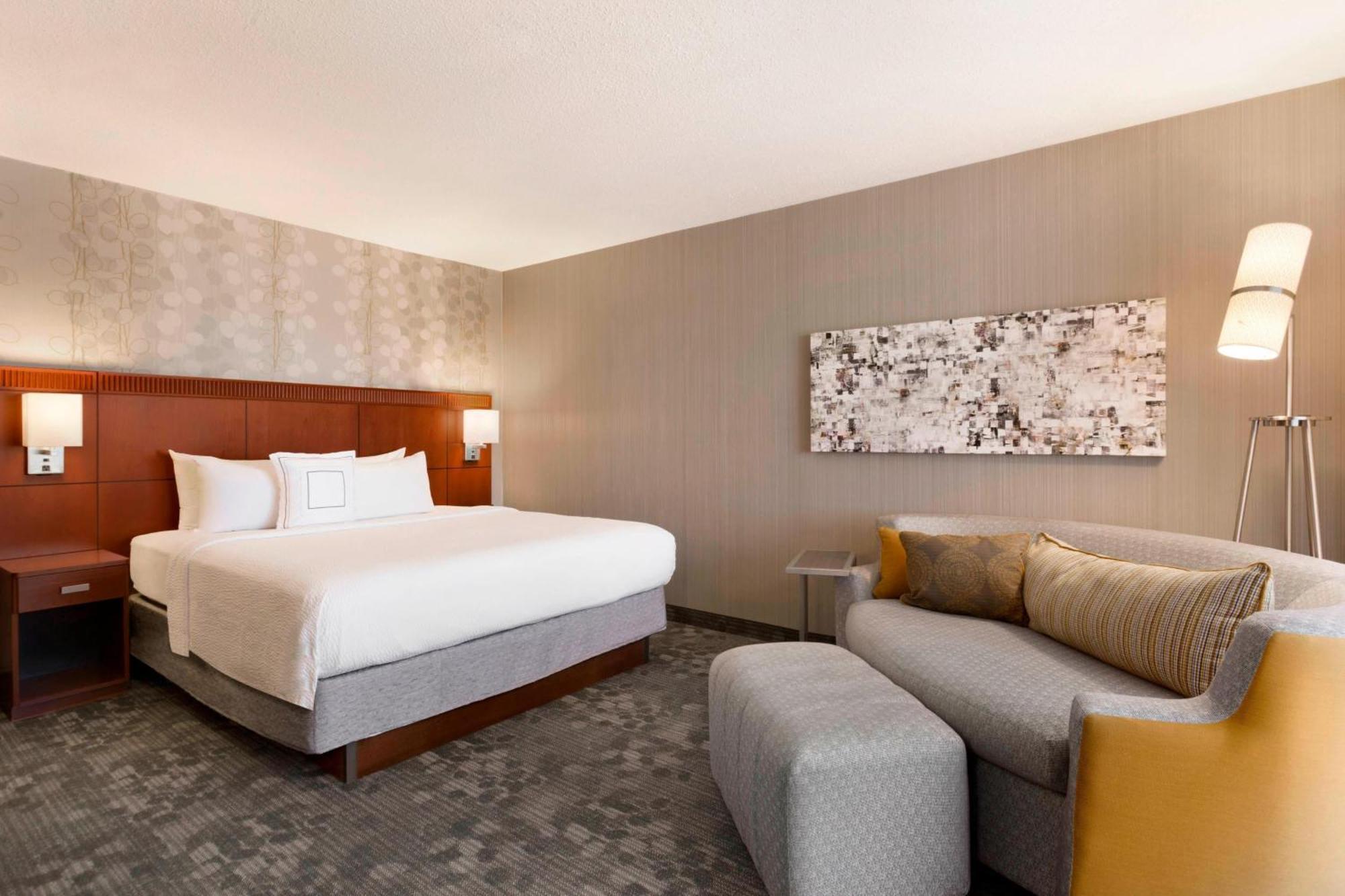 Courtyard By Marriott Bloomington Normal Otel Dış mekan fotoğraf