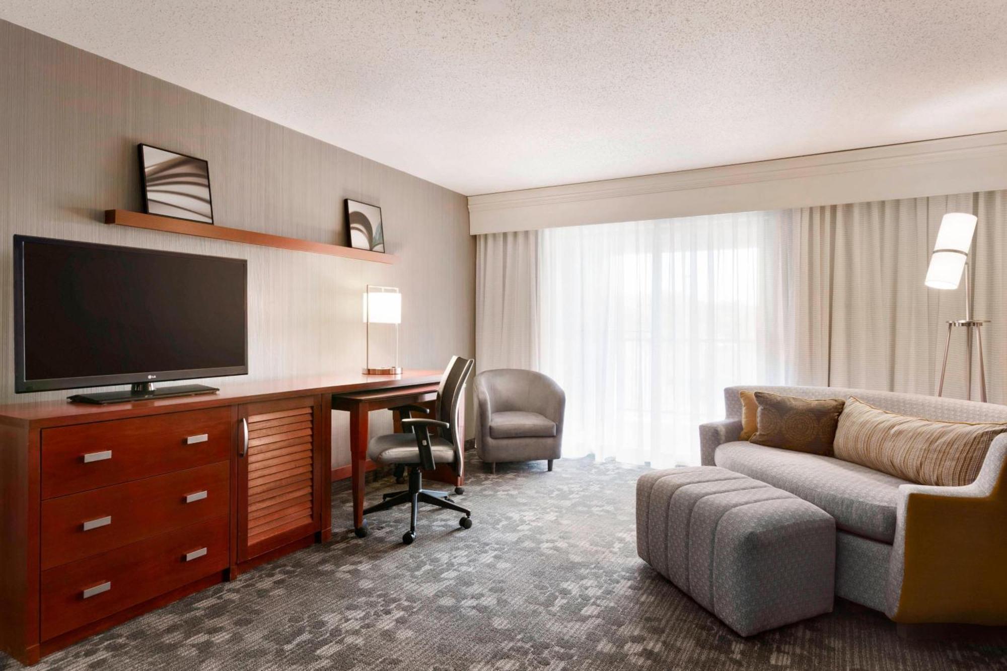 Courtyard By Marriott Bloomington Normal Otel Dış mekan fotoğraf