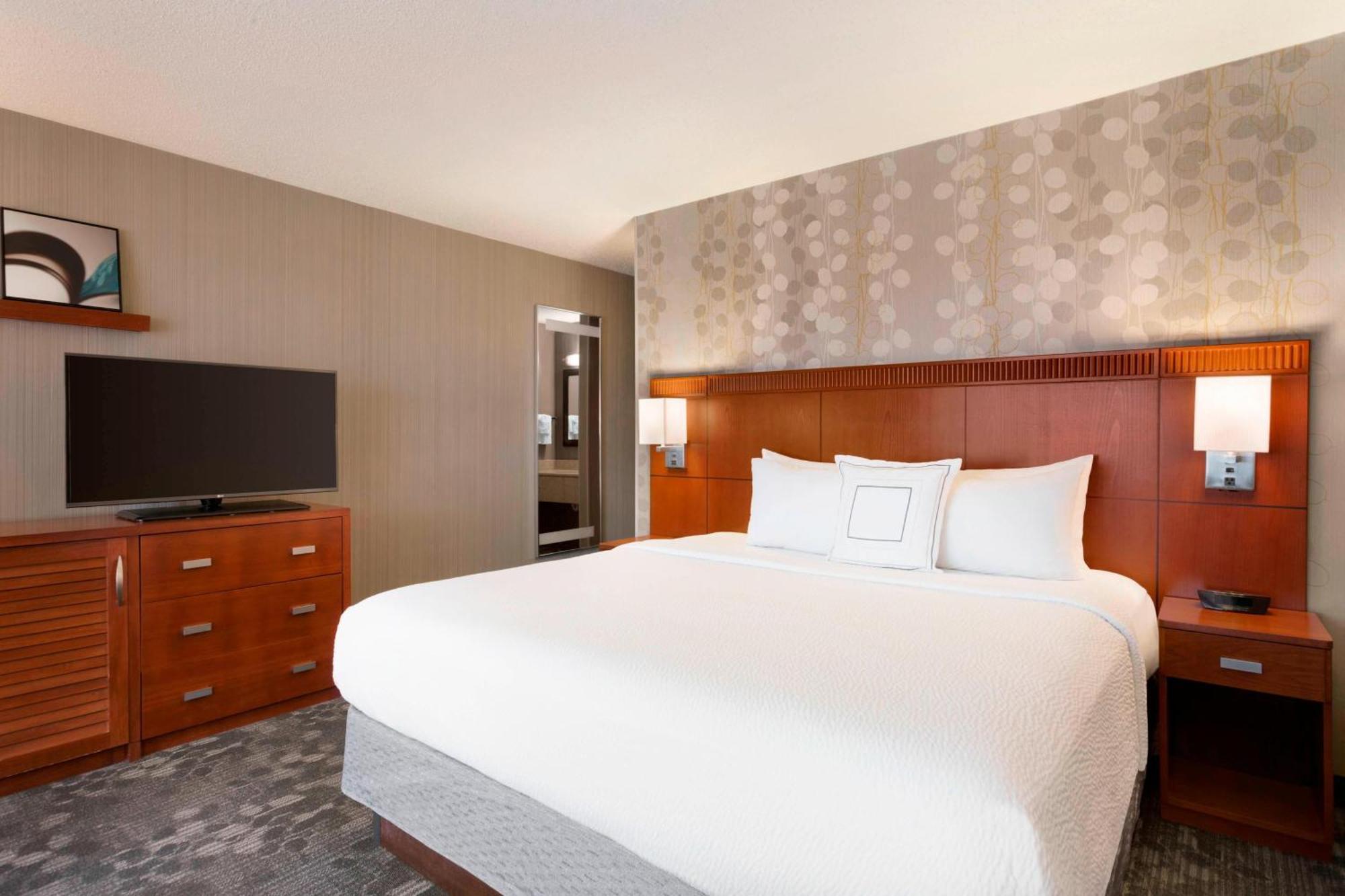 Courtyard By Marriott Bloomington Normal Otel Dış mekan fotoğraf