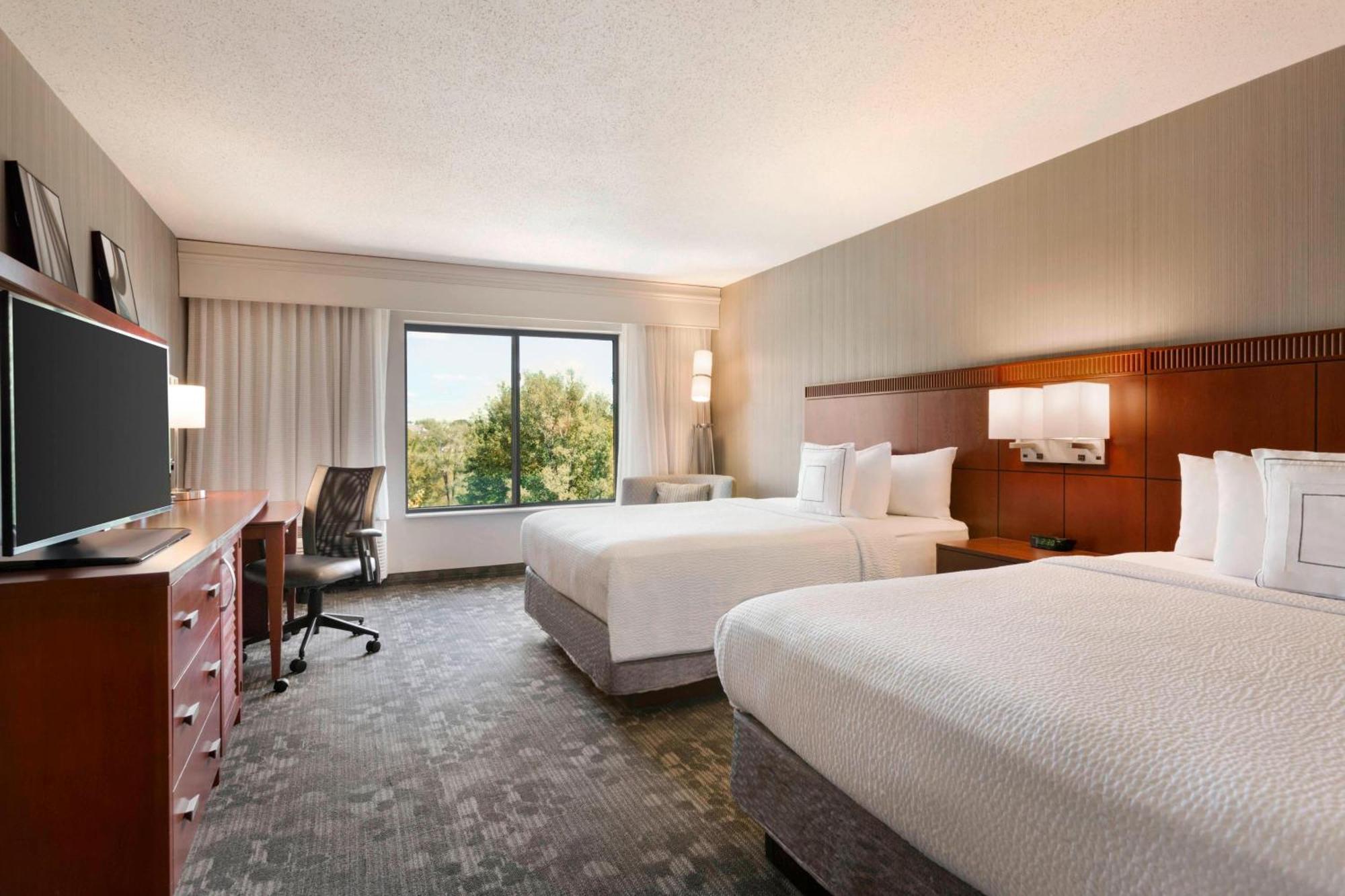 Courtyard By Marriott Bloomington Normal Otel Dış mekan fotoğraf