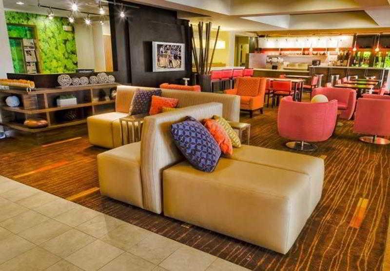 Courtyard By Marriott Bloomington Normal Otel Restoran fotoğraf